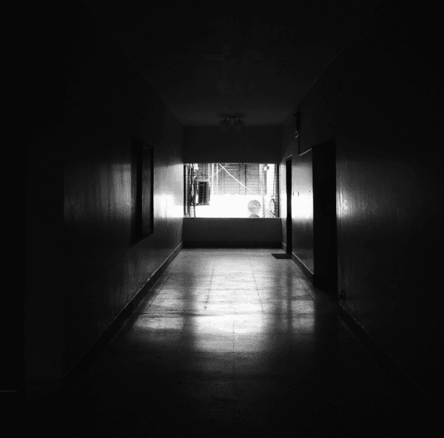 নৈঃশব্দ্যের আর্তনাদ